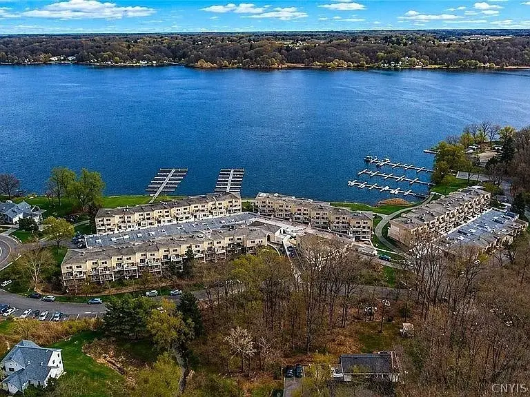 212 Bay Village Drive, Rochester, NY 14609 - #2