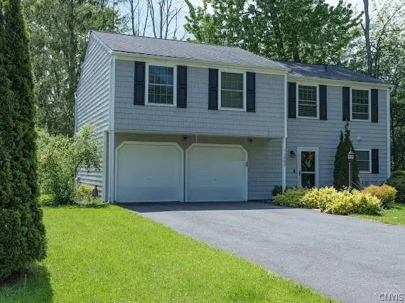 3082 Amberlea Lane, Baldwinsville, NY 13027
