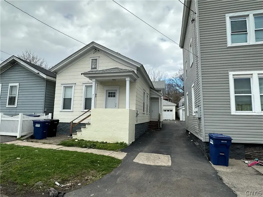 711 E Division Street, Syracuse, NY 13208 - #2