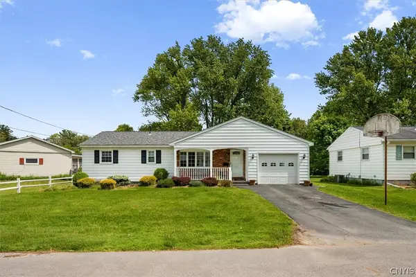 8 Perimeter Road, Whitesboro, NY 13492