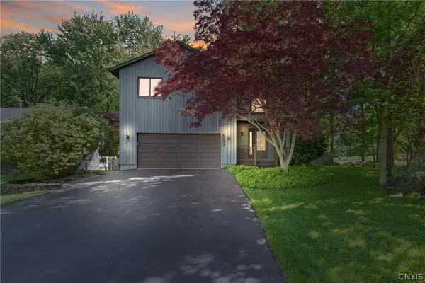8837 Wandering Way, Baldwinsville, NY 13027