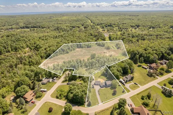 Meaney Circle, Oswego, NY 13126