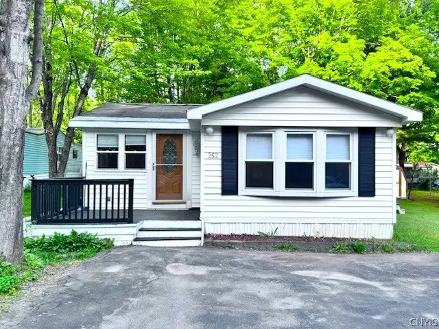 252 Blossom Lane, Utica, NY 13502 - #1
