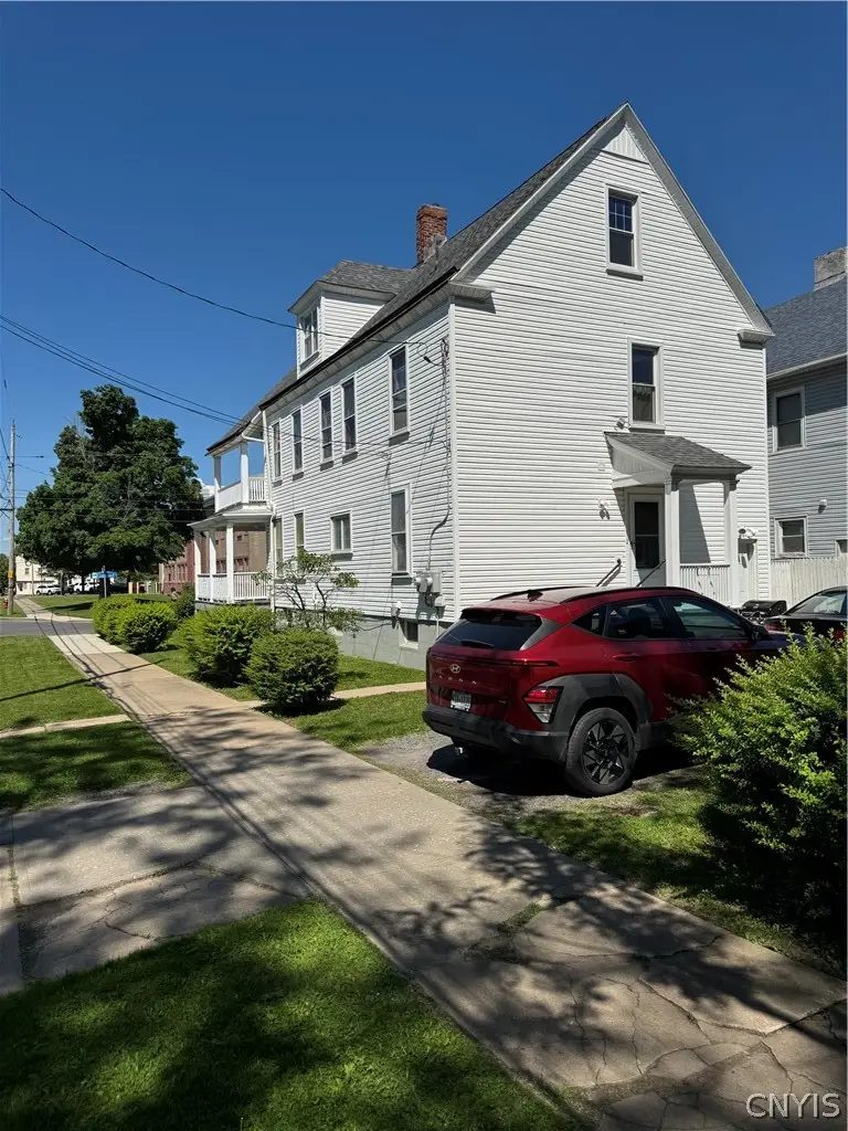 104 Elmwood Place #102, Utica, NY 13501 - #3