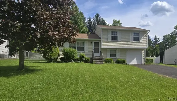 8361 Sextant Drive, Baldwinsville, NY 13027