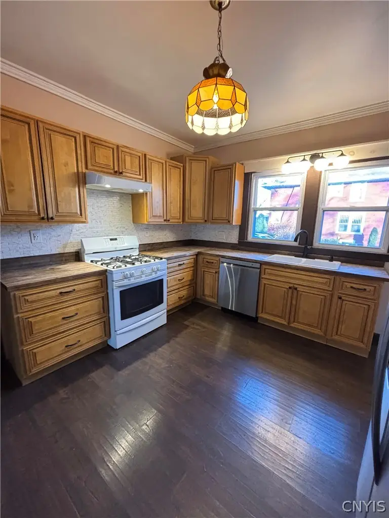 248 Flower Avenue E, Watertown, NY 13601 - #2