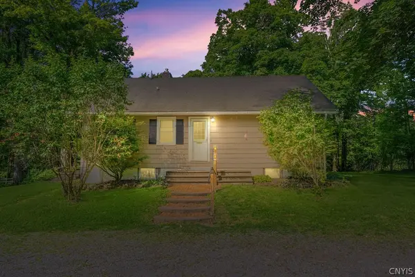 8118 E Seneca, Manlius, NY 13104