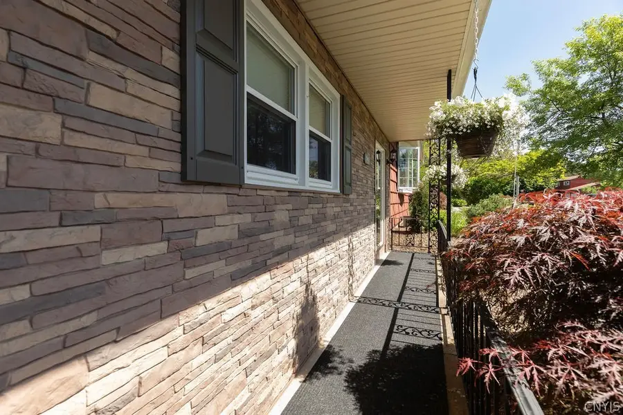 7454 Thunderbird Road, Liverpool, NY 13088 - #2