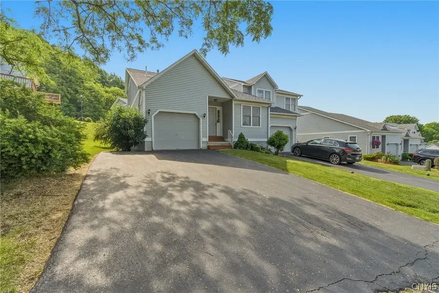 193 Timber Wolf Circle, Syracuse, NY 13209 - #2