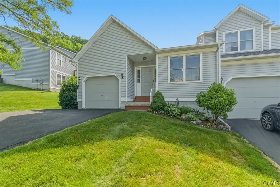193 Timber Wolf Circle, Syracuse, NY 13209 - #3