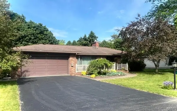 4908 Bryn Mawr Drive, Syracuse, NY 13215