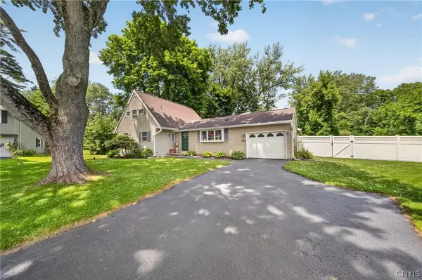 26 Apple Tree Lane, Liverpool, NY 13090