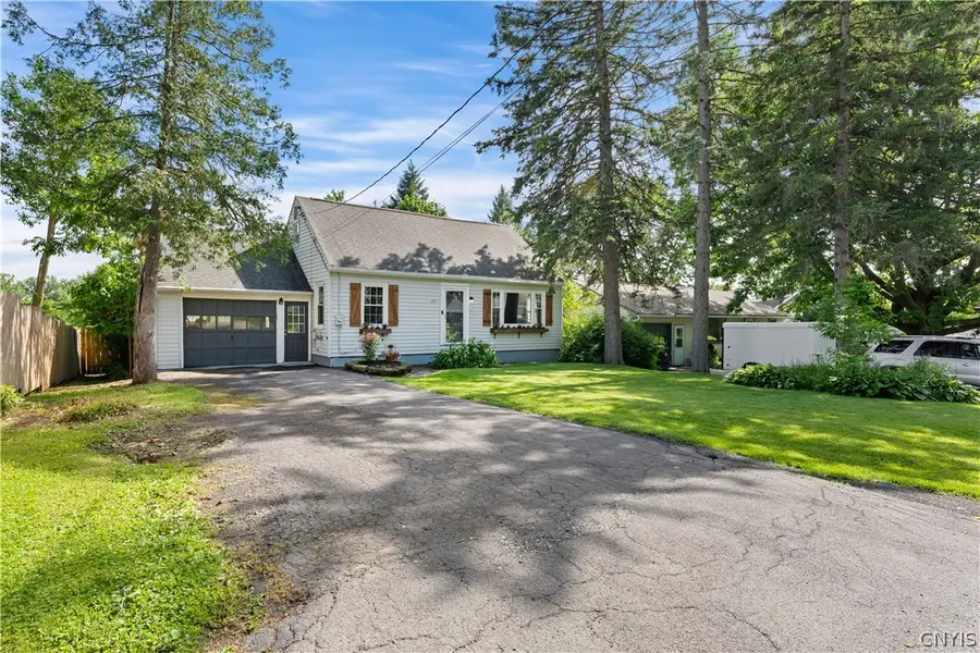 131 W Dauenhauer Street, East Syracuse, NY 13057 - #3