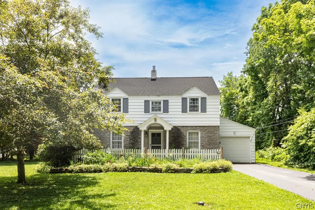 2 Lansdowne Road, Syracuse, NY 13214 - #1