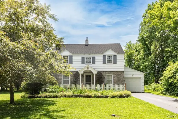 2 Lansdowne Road, Syracuse, NY 13214