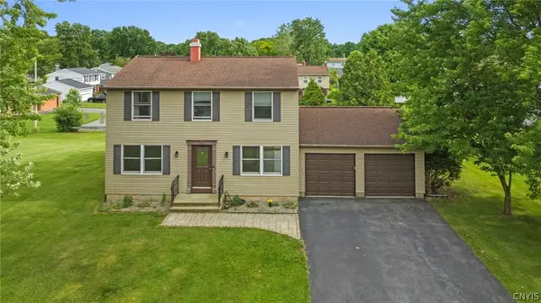 4767 Four Seasons Drive, Liverpool, NY 13088