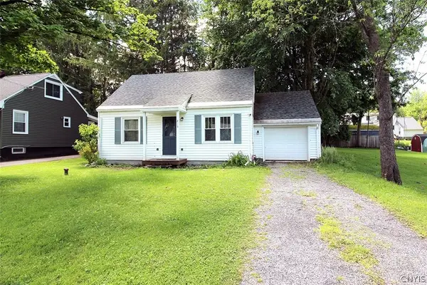 215 Hunt Drive, Fayetteville, NY 13066