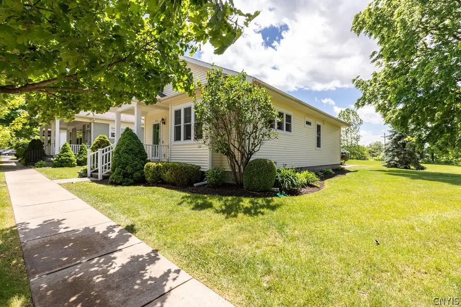 209 Newbridge Street, Camillus, NY 13031 - #2