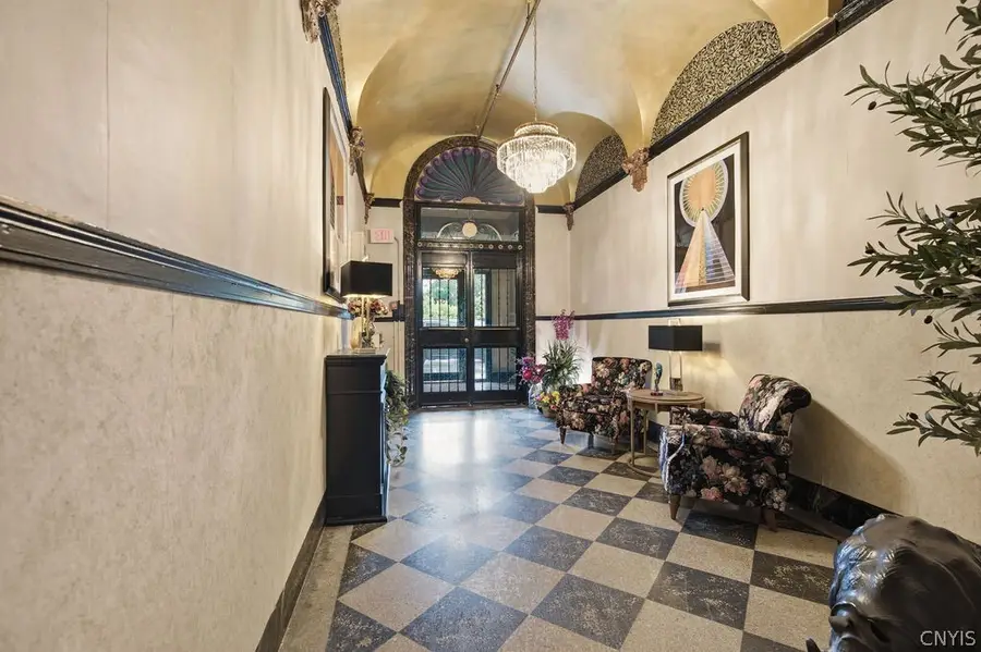 377 W Onondaga Street #206, Syracuse, NY 13202 - #3