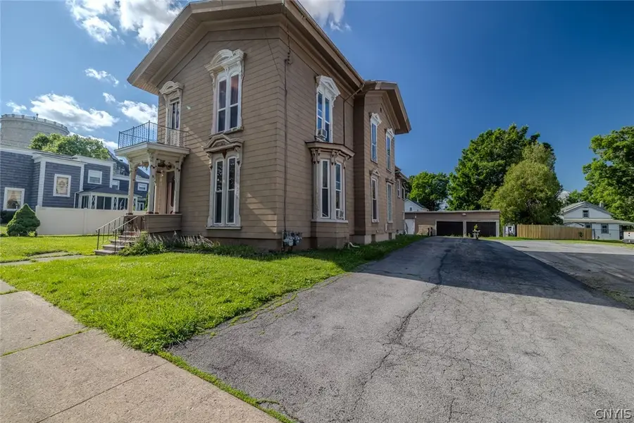 132 W Chapel Street, Canastota, NY 13032 - #2