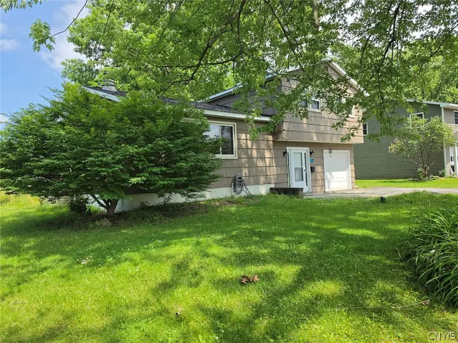 17 Hummingbird Path, Liverpool, NY 13090 - #2