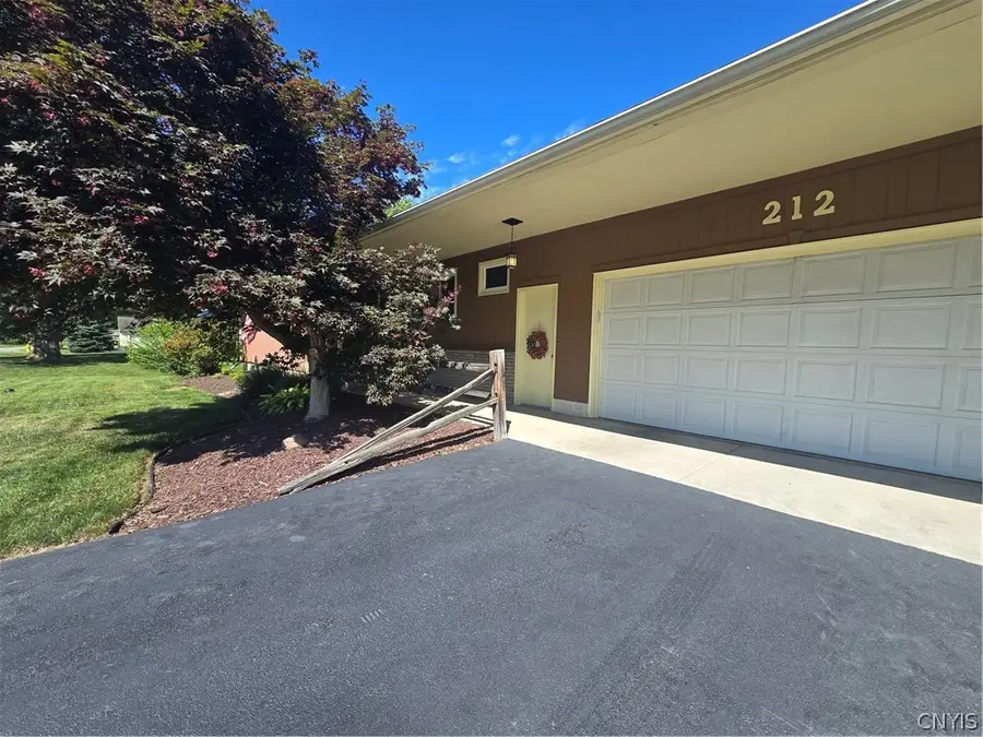 212 Cleveland Avenue, Liverpool, NY 13088 - #3