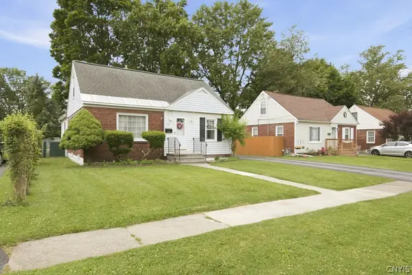221 Beechwood Avenue, Liverpool, NY 13088