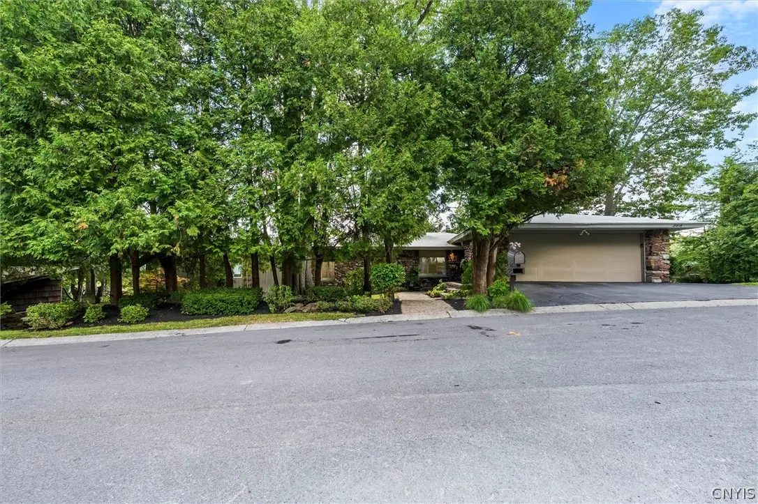 8616 Melvin Drive S, Baldwinsville, NY 13027 - #1
