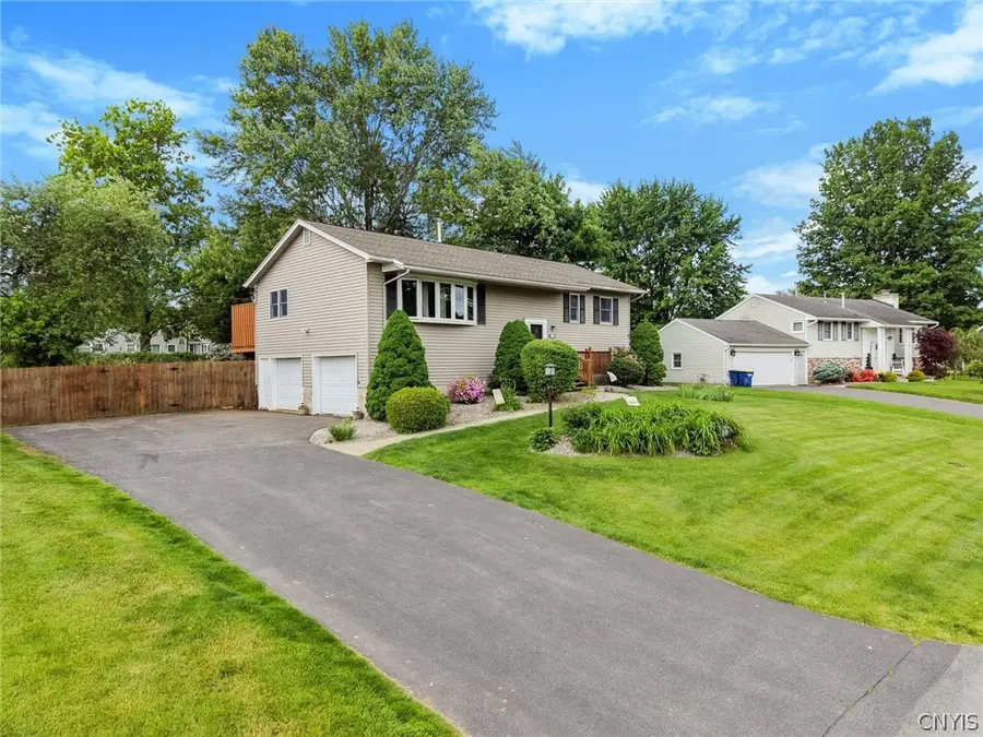 19 Buccaneer Bend, Baldwinsville, NY 13027 - #2