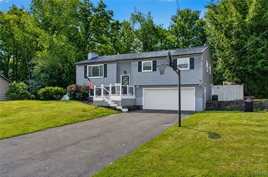211 Juneway Drive, Chittenango, NY 13037 - #3