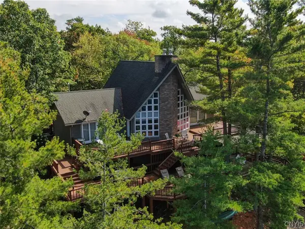 15 Chippewa Point Road E, Hammond, NY 13646