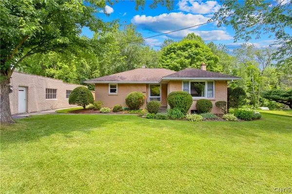 8252 Maple Road, Clay, NY 13041