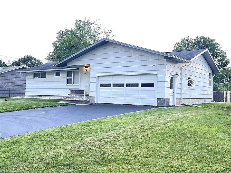 8135 Brookwood Drive, Cicero, NY 13039 - #2