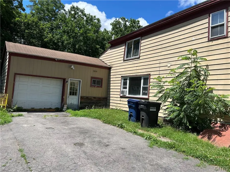 1722 Valley Drive, Syracuse, NY 13207 - #2