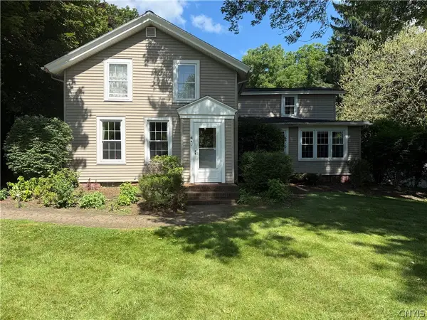 4 Lynacres Boulevard, Fayetteville, NY 13066
