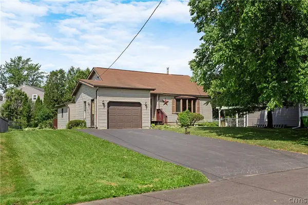 112 Stillwell Terrace, East Syracuse, NY 13057