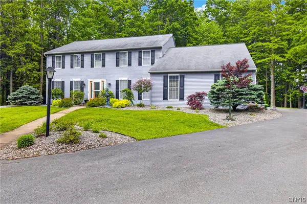8 Silver Birch Court, New Hartford, NY 13413