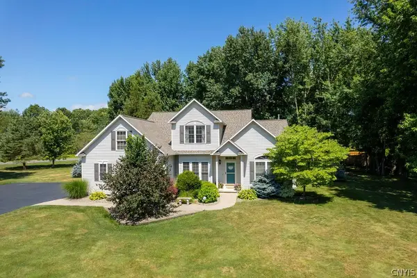 4551 Quarry Point Circle, Clay, NY 13041