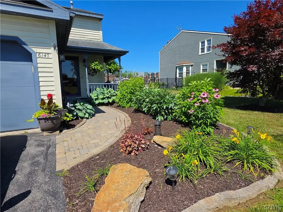 6147 Diffin Road, Cicero, NY 13039 - #2