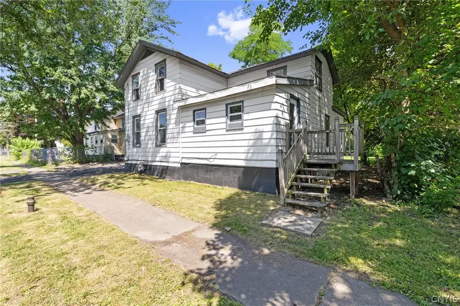 303 E Ellis Street, East Syracuse, NY 13057 - #2