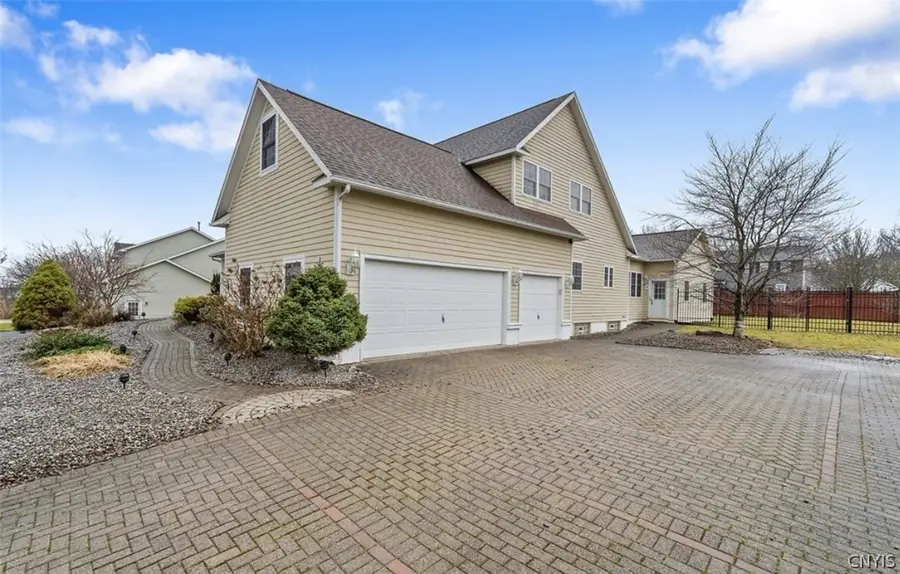7541 Plum Hollow Circle, Liverpool, NY 13090 - #2