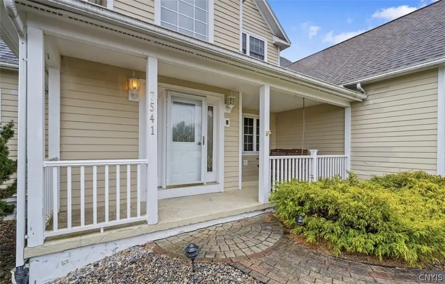 7541 Plum Hollow Circle, Liverpool, NY 13090 - #3