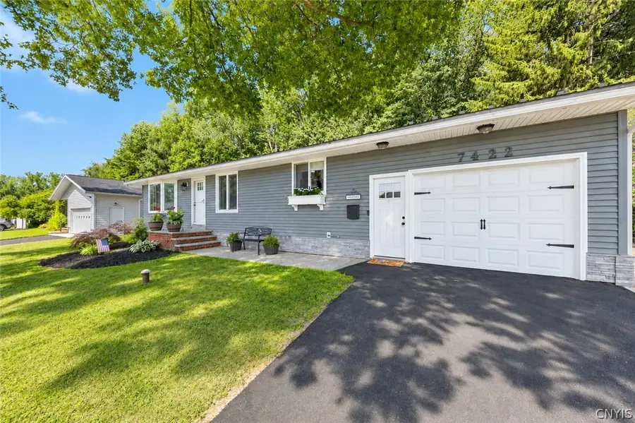 7422 Rosewood Cir, Syracuse, NY 13212 - #3