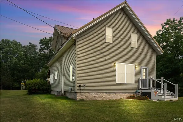 218 S Main St, Naples, NY 14512