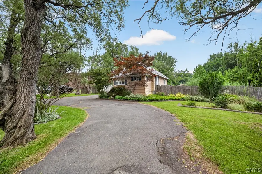 5506 Bear Road, North Syracuse, NY 13212 - #3