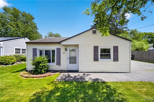 306 Hanover Avenue, Liverpool, NY 13088