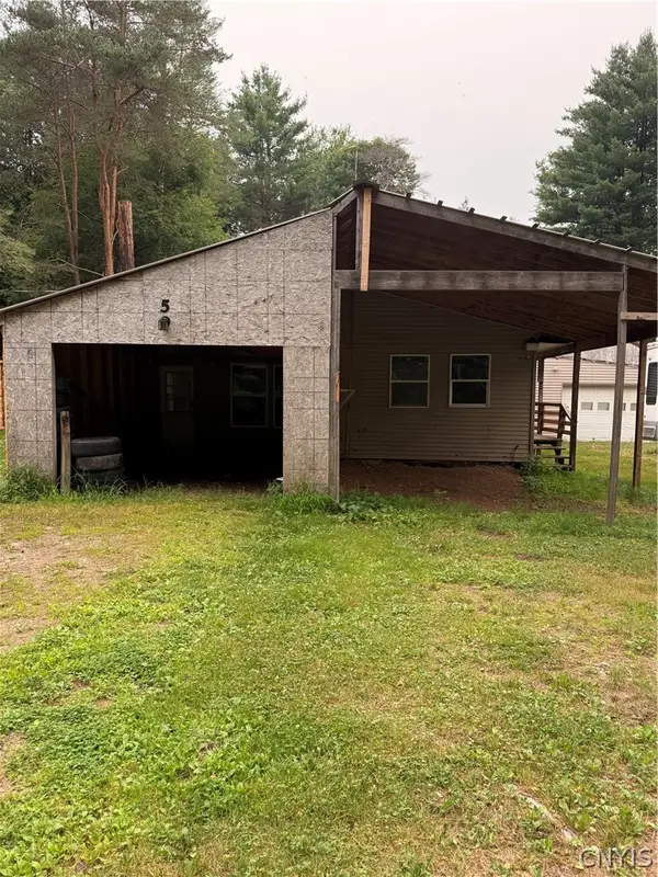 5 Pine Grove Dr, Altmar, NY 13302