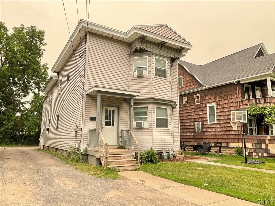 202 W Yates Street, East Syracuse, NY 13057 - #2