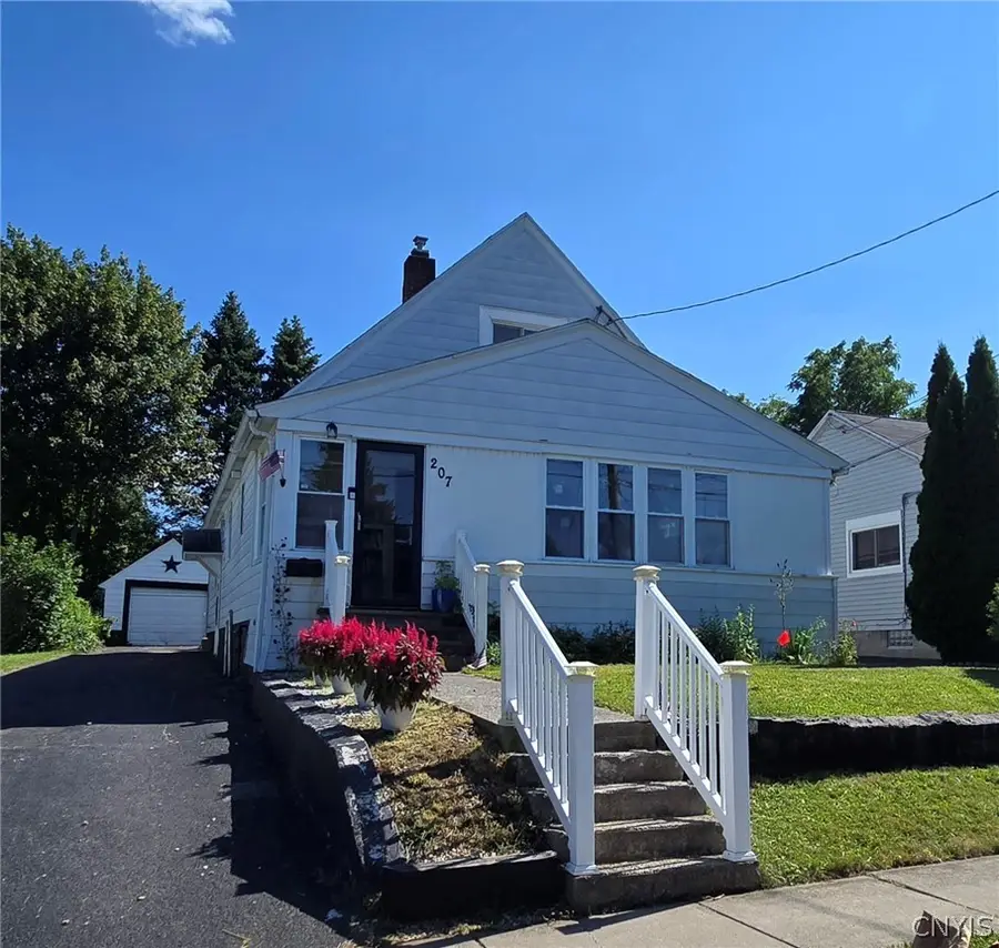 207 Cutler Street, East Syracuse, NY 13057 - #3