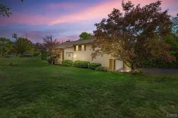 100 Eden Roc Circle, Syracuse, NY 13214